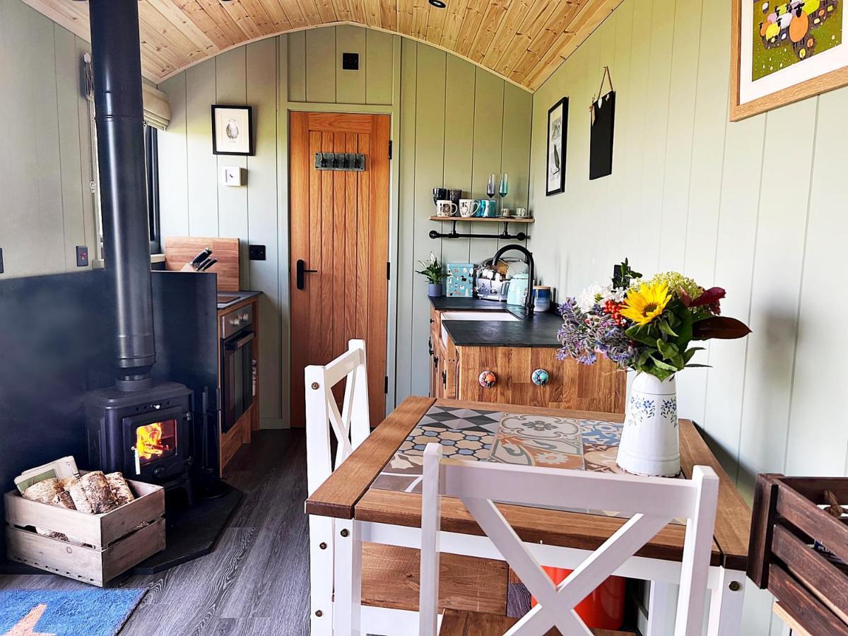 Luxury Shepherd Hut In The Peak District Bakewell Εξωτερικό φωτογραφία